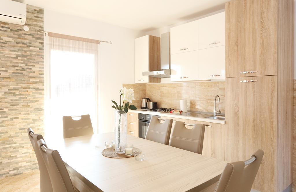 Apartments Andelic Vinišće Εξωτερικό φωτογραφία